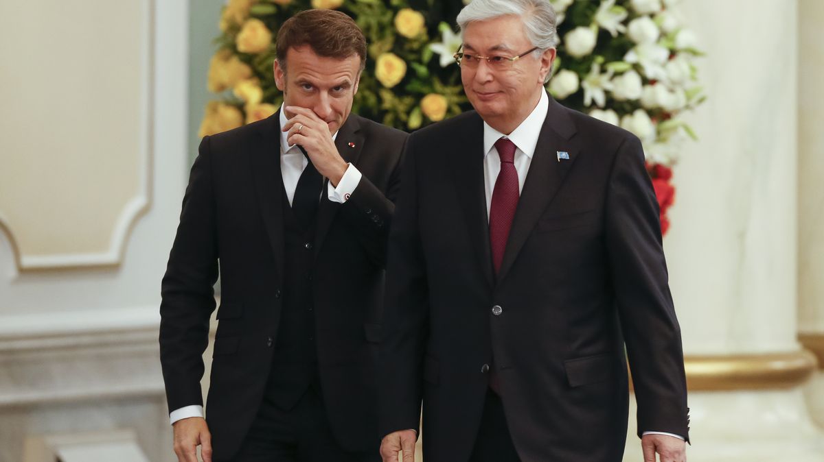 Macron zamířil do Kazachstánu a Uzbekistánu. Chce si pojistit dodávky uranu